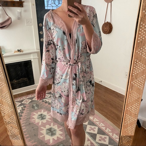 Peter Alexander Silky Floral Robe - Picture 13 of 16